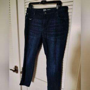 Amazon Essentials Women's Dark Wash Curvy Skinny Jeans Size 16 Short